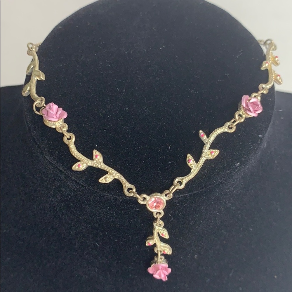 Claire’s Brushed gold tone pink rose anklet
